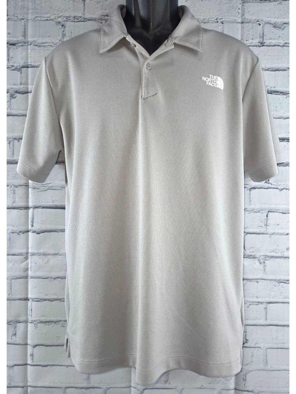 The North Face Mens Gray Polo Shirt Size Medium Classic Lightweight Breathable